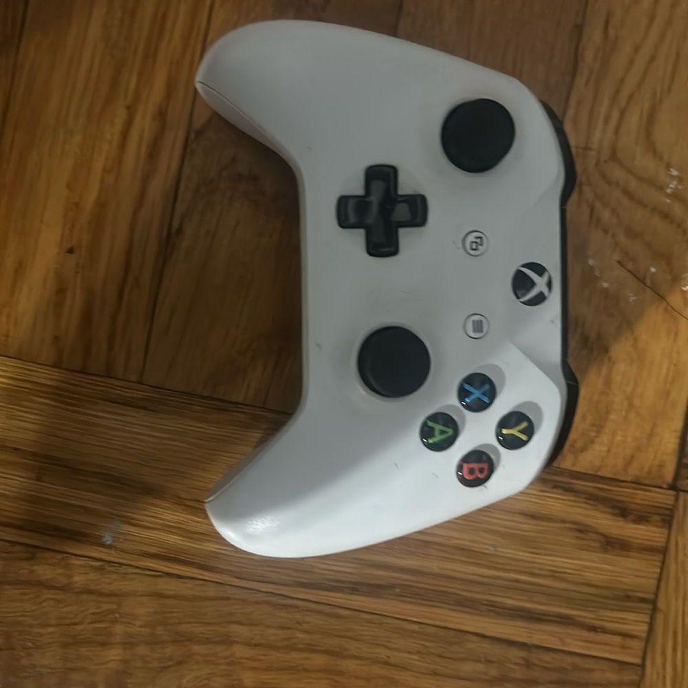 the controller to the xbox